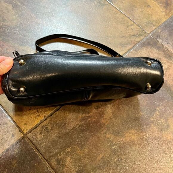 SAS Women’s Navy Leather Shoulder Purse - Picture 2 of 12